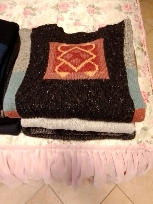 10 Camisolas em lã e sintético