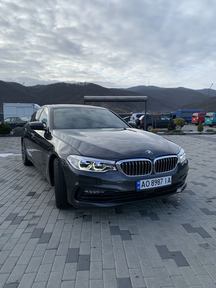BMW 540i G30 2017 року