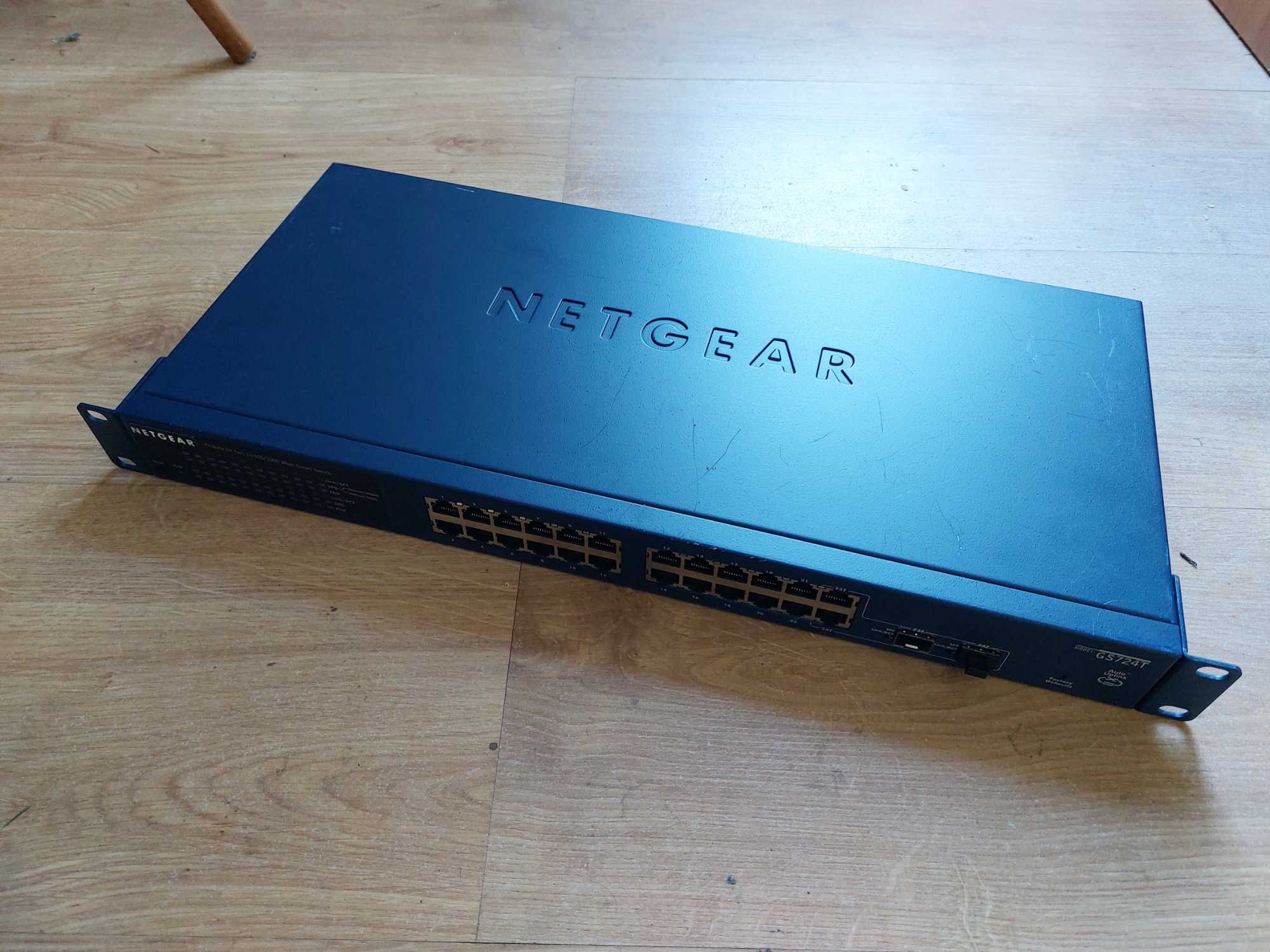 Switch Netgear GS724T V3 24x 10/100/1000Mb (2)