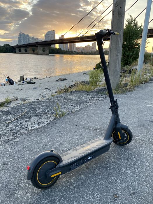 Електросамокат Ninebot max