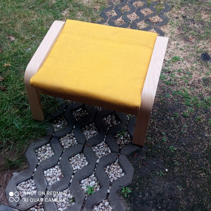 Fotel wraz z podnóżkiem