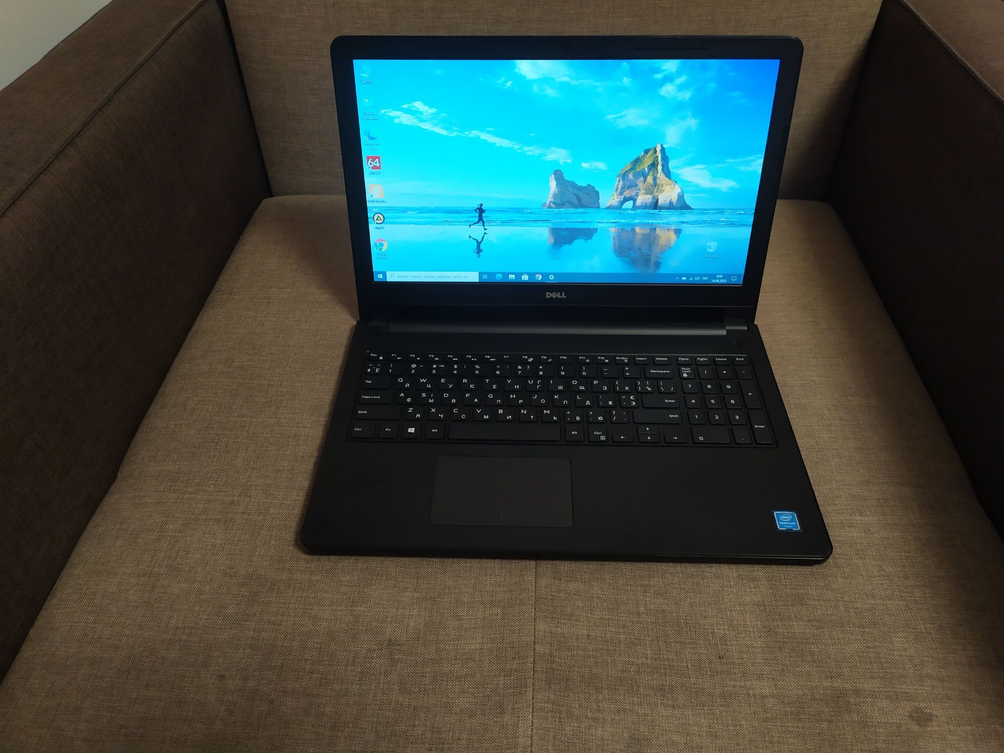 Ноутбук Dell Inspiron 15-3552,4 ядра 4 потоки,ram 8/ssd 120 gb