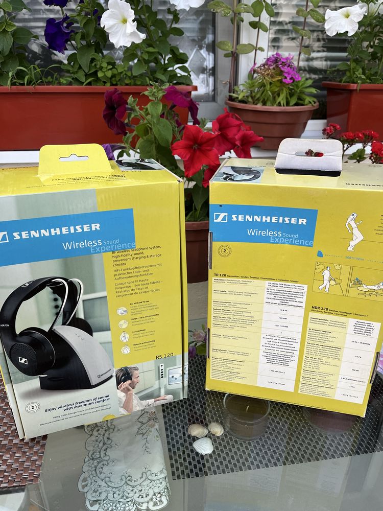 Наушники Sennheiser HDR 120-8 . Полных два комплекта . В идеале