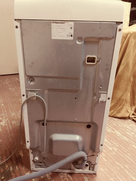 Вертикальна пральна машина Electrolux EWT 832