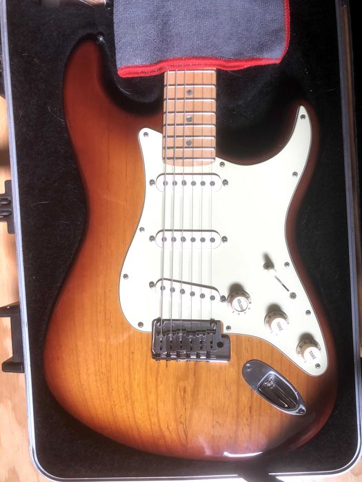 Fender American Deluxe Ash Stratocaster de 2010
