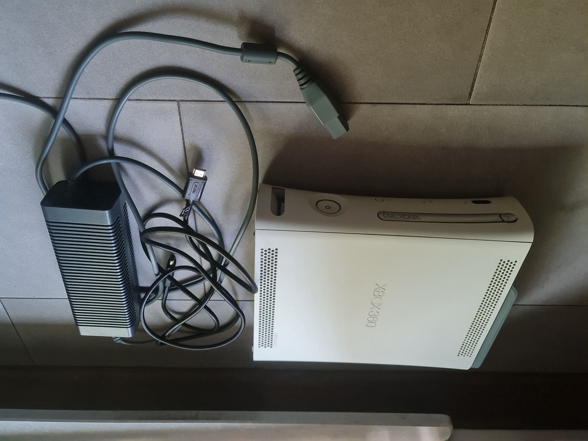 Xbox 360 - Oryginalny zasilacz, HDMI, bez pada
