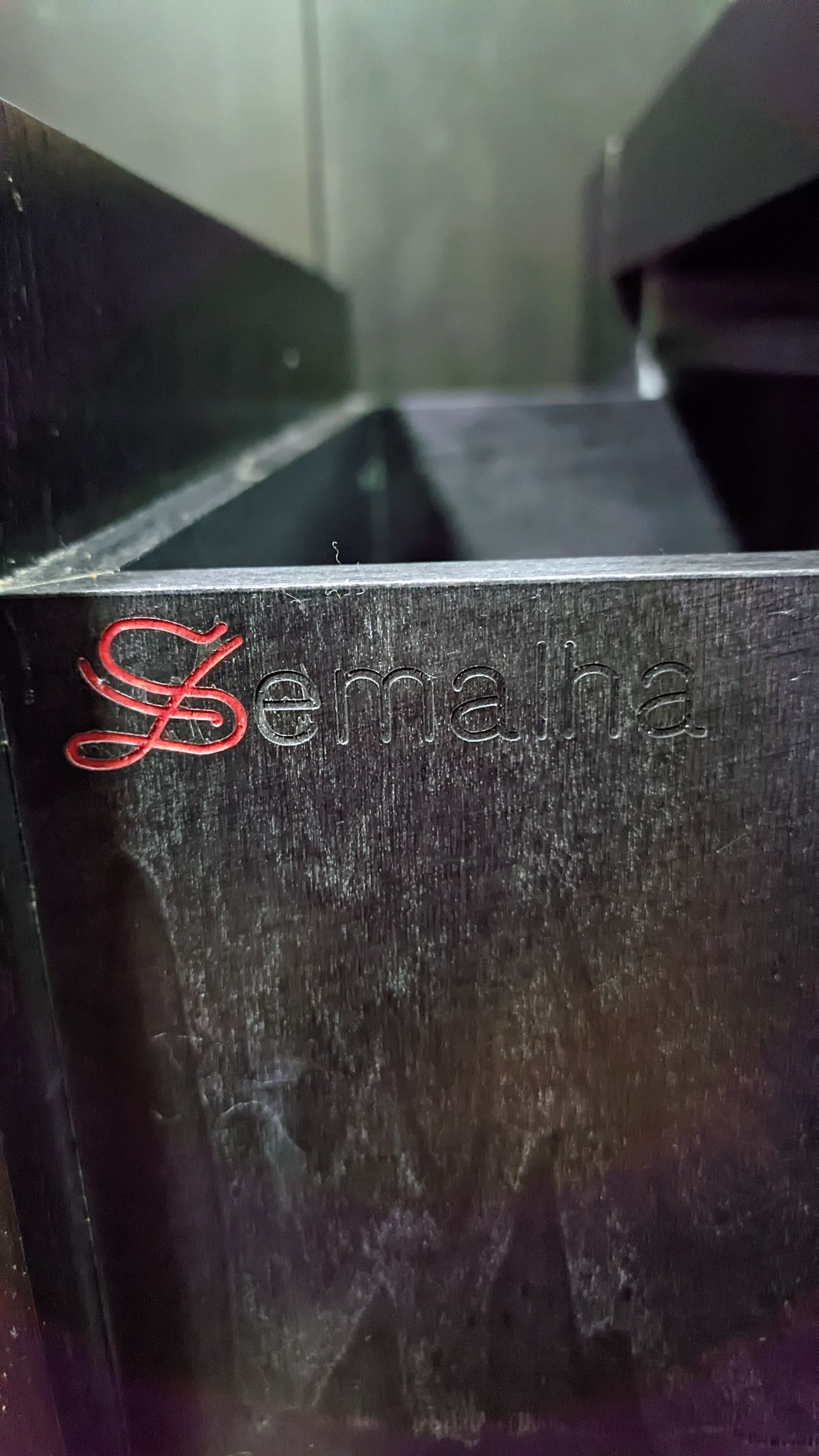 Mesa de centro semalha com bar embutido