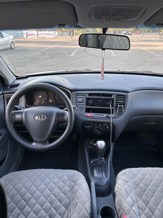 KIA Rio  продам  автомобиль