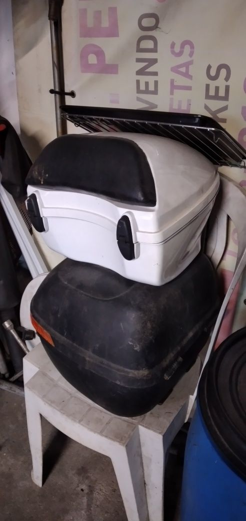 Mala de Scooter Pequena 30,€ capacetes+suporte Chad. zona Gondomar