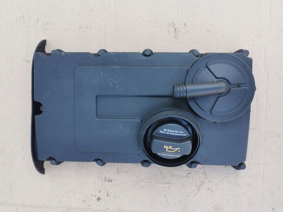 Pokrywa zaworów A3 8P Golf V Passat B6 2.0 TDI BKD