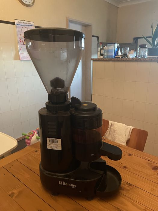 Maquina e moinho de Cafe La Cimbali Junior S1