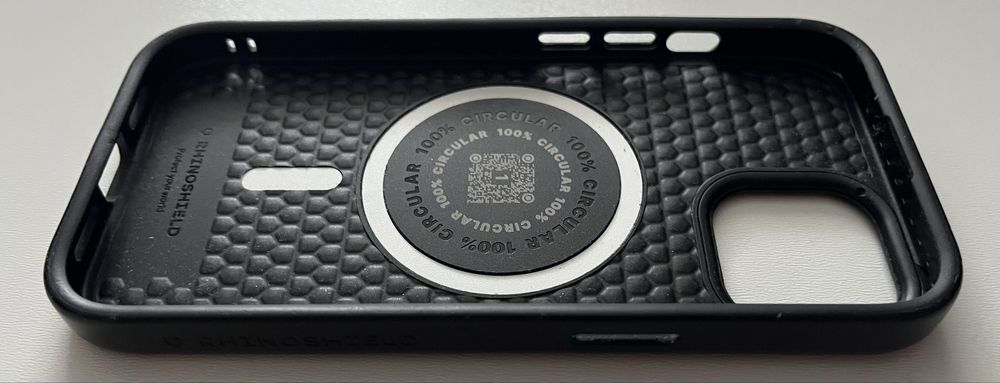 RhinoShield SolidSuit iPhone 15 etui czarne MagSafe 3,5m ochrony