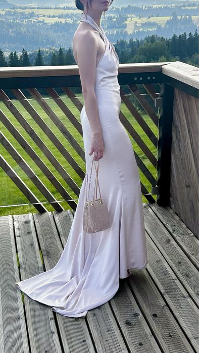 Дуже гарна вечірня сукня