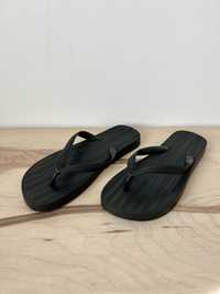 Chinelos flip flop pretos