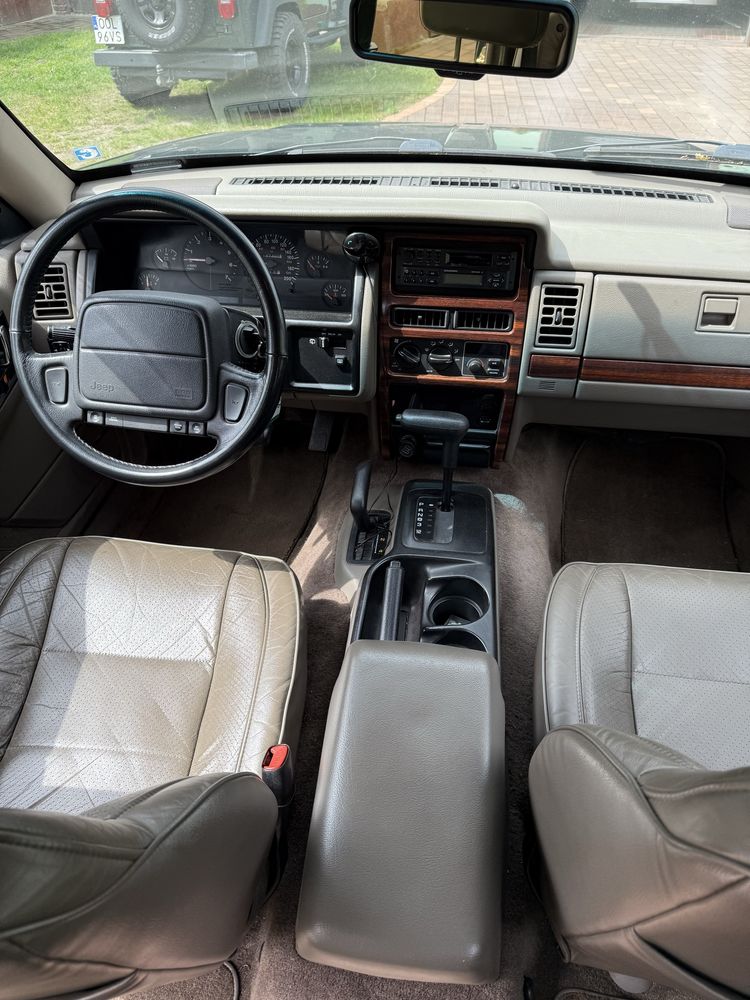 Jeep Grand Cherokee Limited 4.0 benzyna, 6 rzędowa