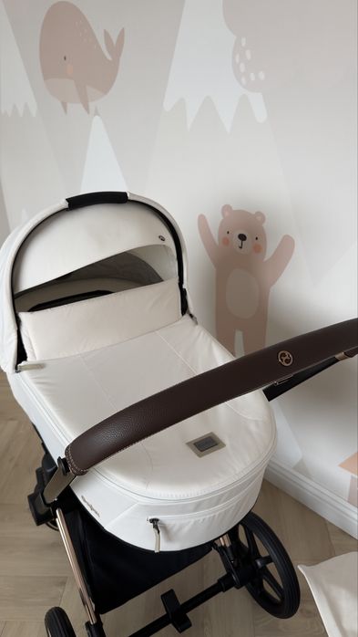 Продається коляска Cybex Priam 2in1 Off White, шасі Rose Gold