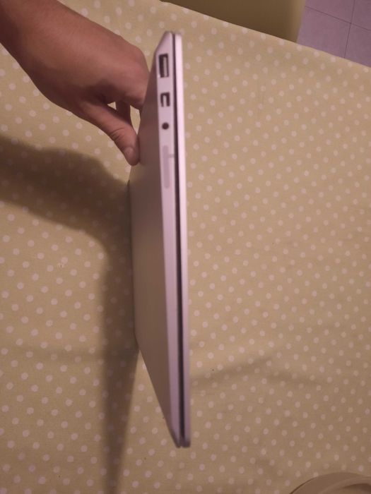 Surface Laptop - ESTRAGADO  (não liga)