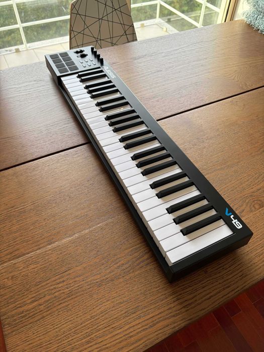 Teclado MIDI Alesis V49