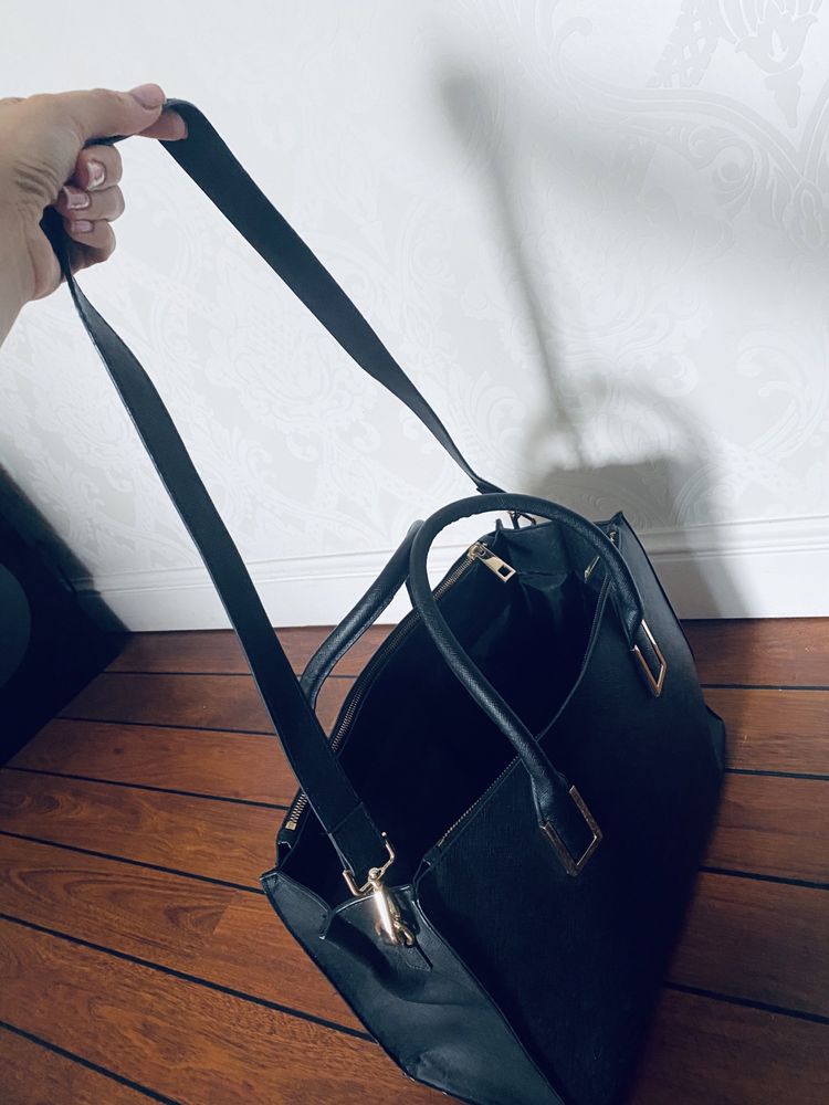 Czarna pojemna torba H&M, złote elementy, torba do pracy/na studia
