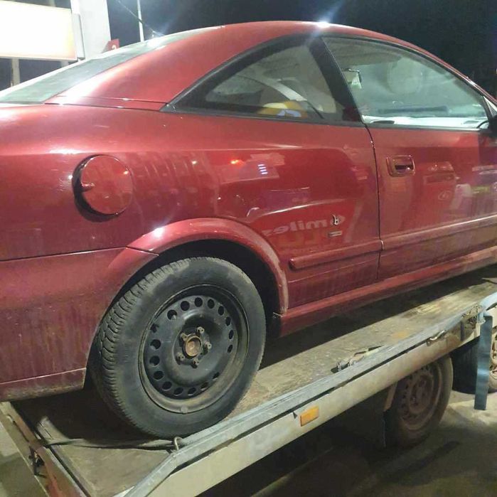 Opel Astra II Bertone coupe 1.8 benzyna 16V wiśniowy Z574 na części