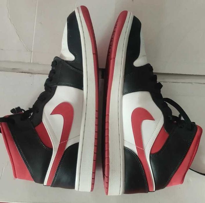 Nike air Jordan 1 Mid red Gym black