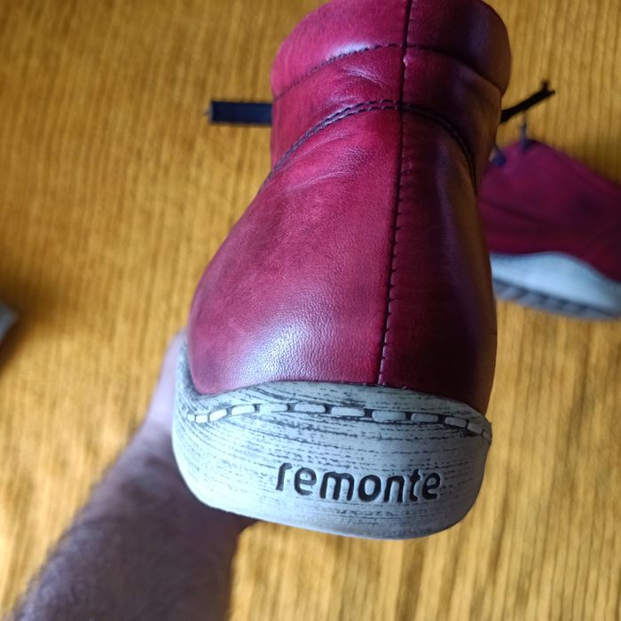 Botki damskie REMONTE , rozmiar 42 , wkładka 27 cm. Czerwone.