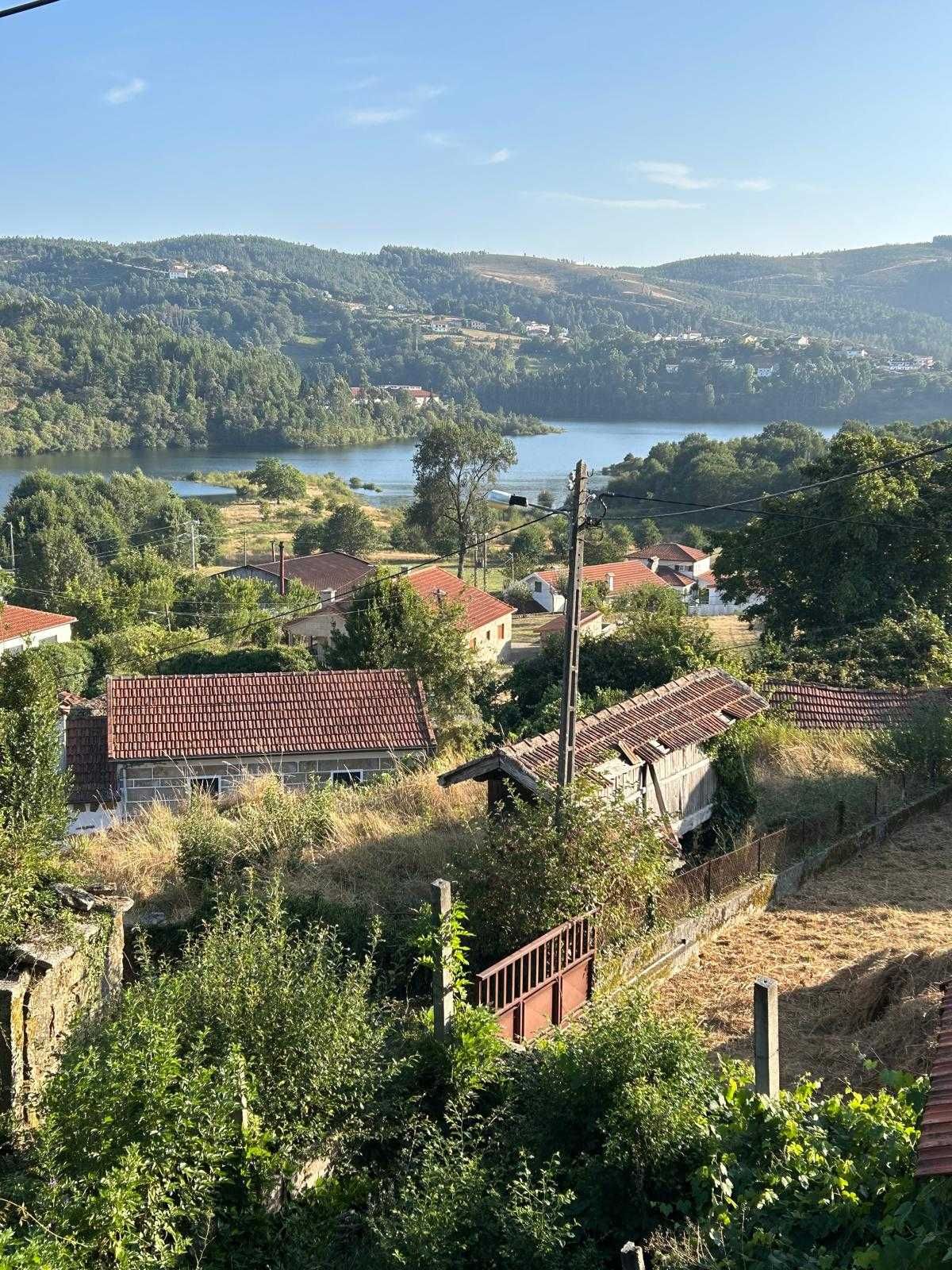 Terreno com casa para reconstrução - Barragem Venda Nova
