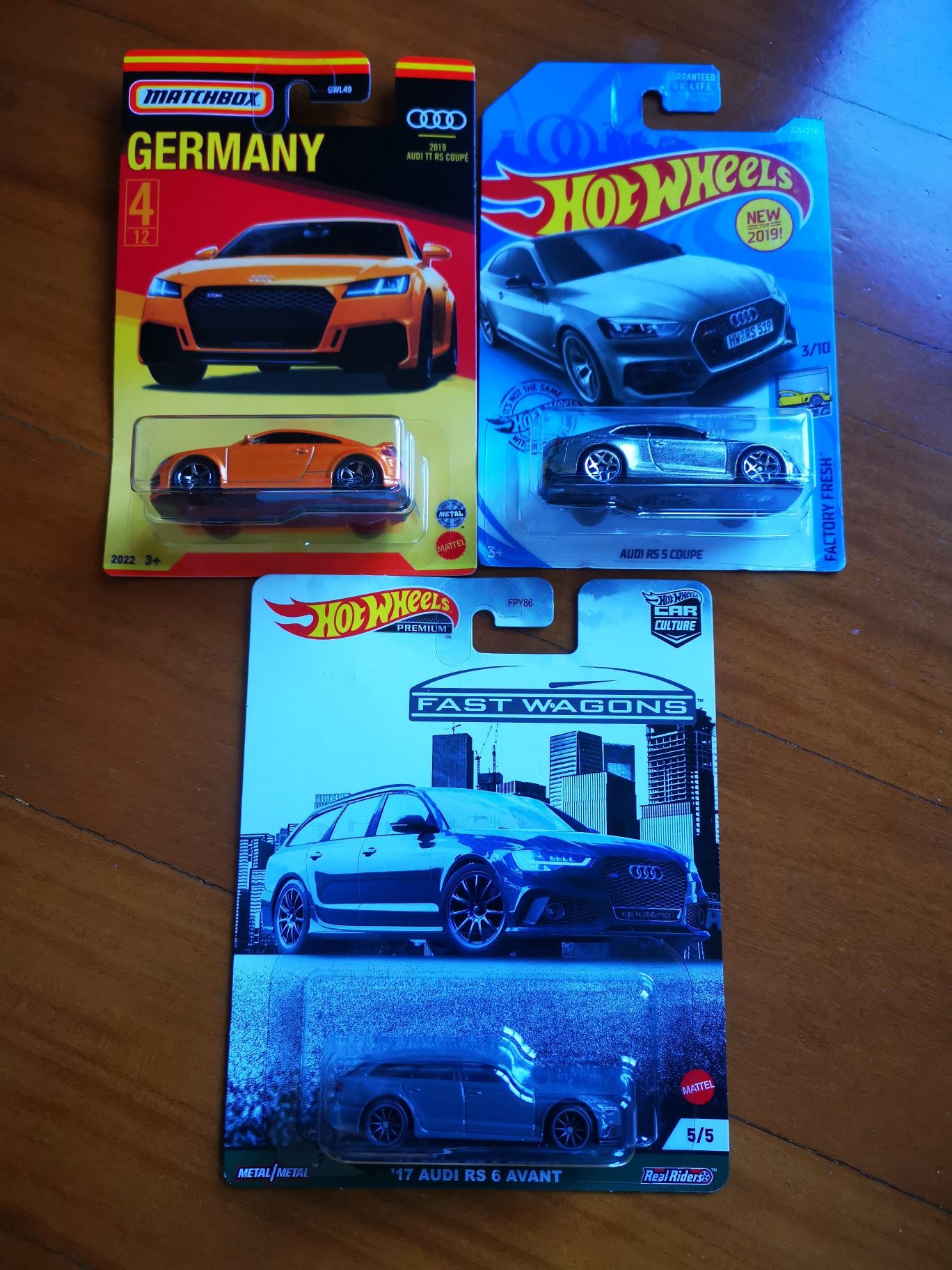 Audi hot wheels novo com portes incluídos