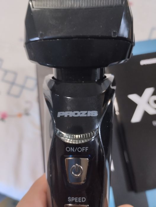 Máquina de barbear elétrica Xcision Prozis como nova