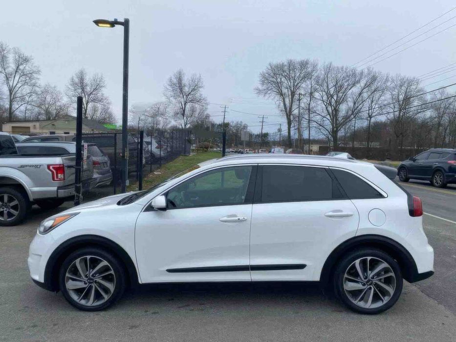 Kia Niro Touring      2018