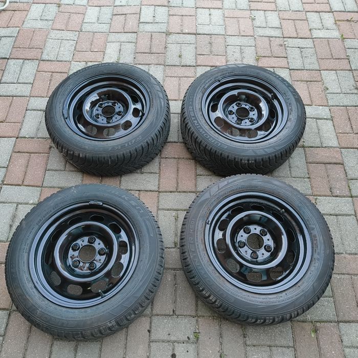 Felgi stalowe 5x120 205/60R16 opony zimowe BMW e90