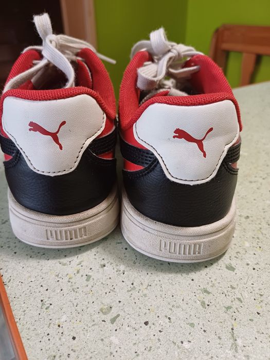 Adidaski dla chłopca rozmiar 36 firmy  Puma.
