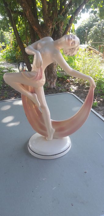 Статуэтка фарфоровая Германия.