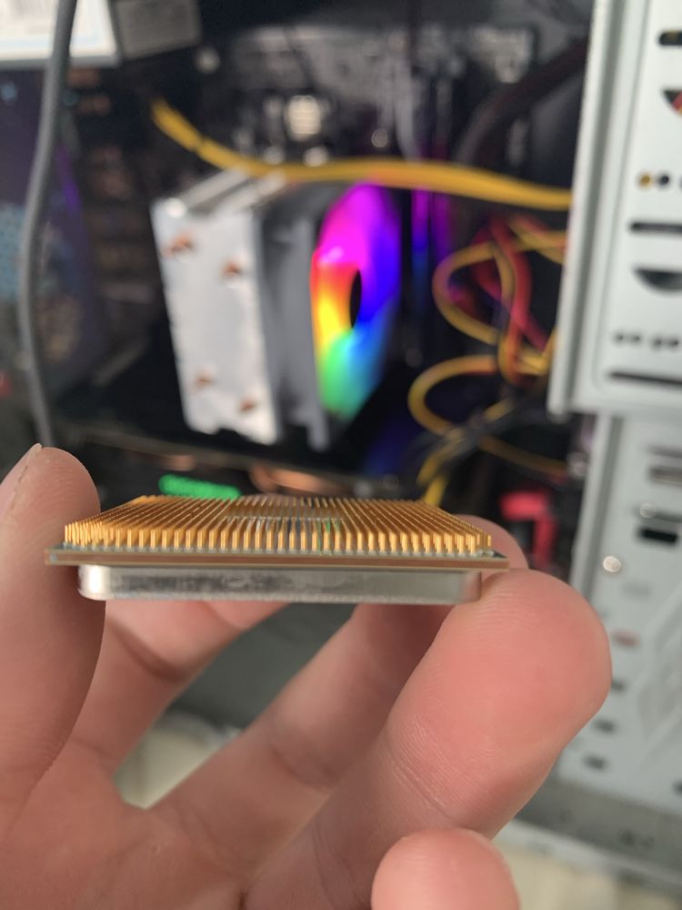 AMD Ryzen 3 2200g