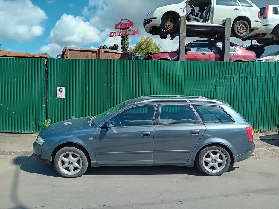 *AUDI A4 B6 KOMBI* Samochód na części
