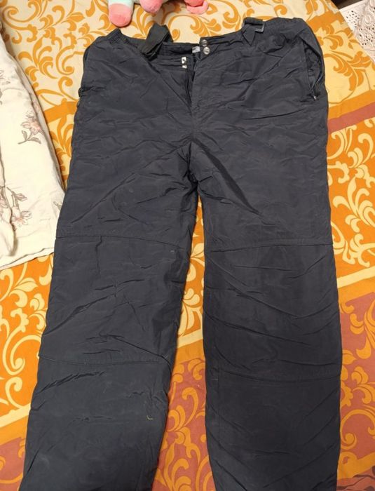 Штаны на флисе балониевые 50-52 р. Футболки 42-46, 6 штук