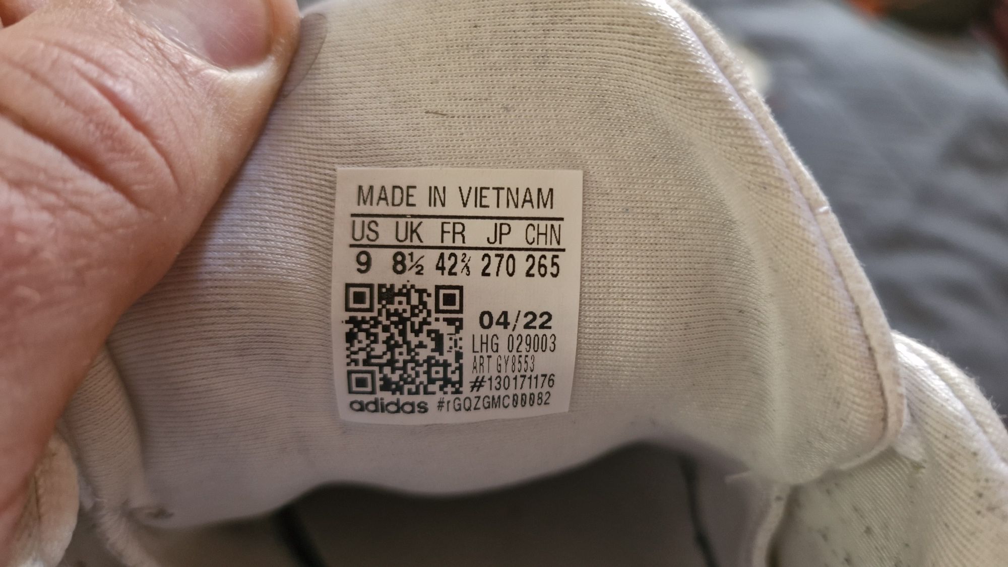 Кросівки Adidas Ozelia.Розмір 42.5