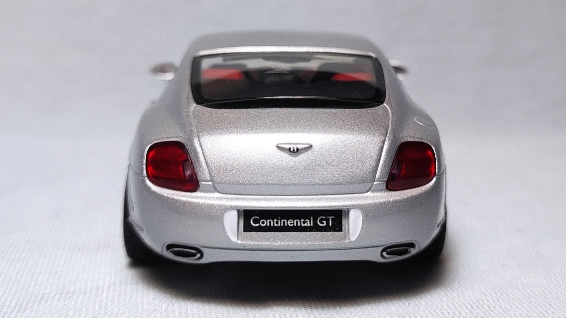 Модель 1/43 Bentley Continental GT 2002 (Minichamps)