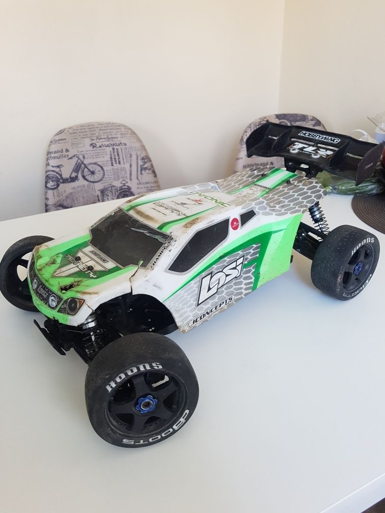 Losi tenacity truggy 1:10