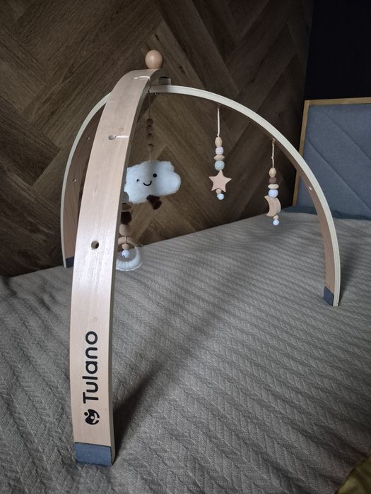 Stojak edukacyjny baby gym drewniany