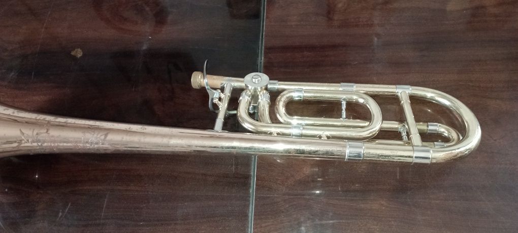 Тромбон Bach Omegа с квартвентилем