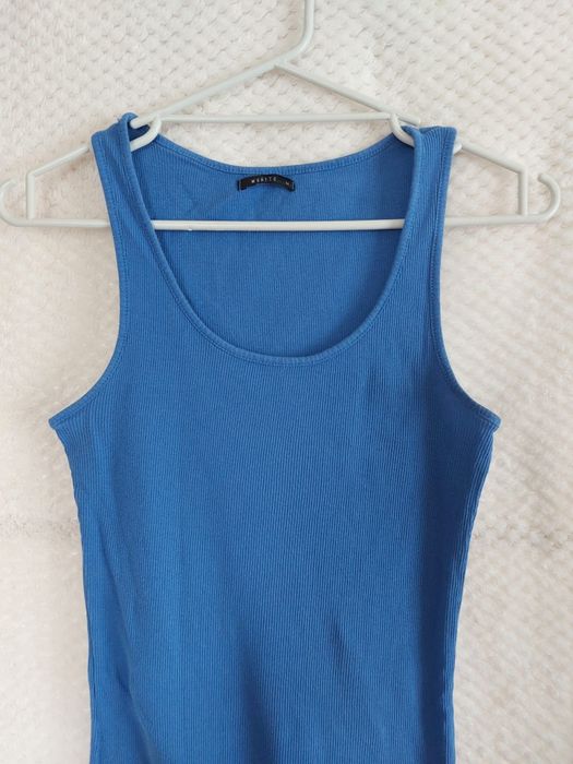 T-shirt bez rękawów, top. Mohito. Rozmiar M
