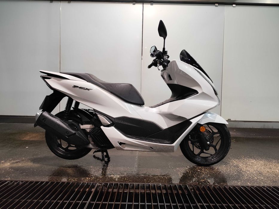 Honda PCX ( nova de garagem )