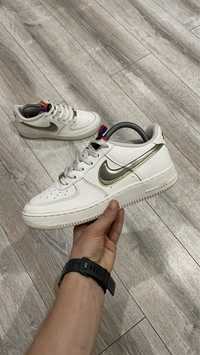 Жіночі шкіряні кросівки Nike Air Force 1 40 р.