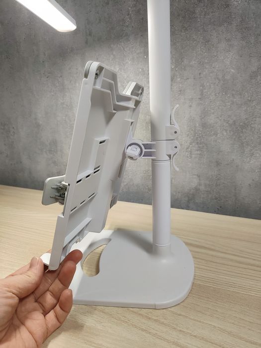 Настільний світильник з акумулятором та підставкою для книг