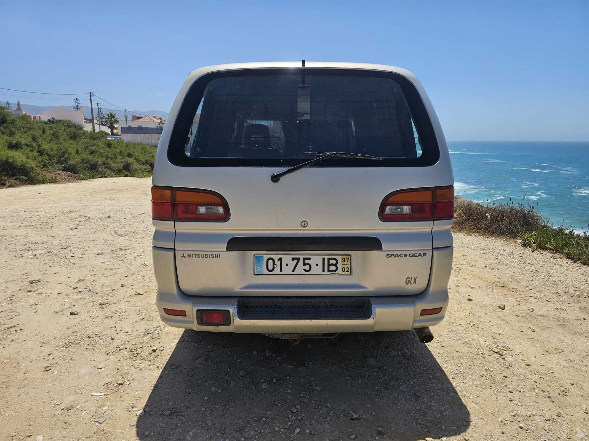 Autocaravana convertida de Mitsubishi Space Gear