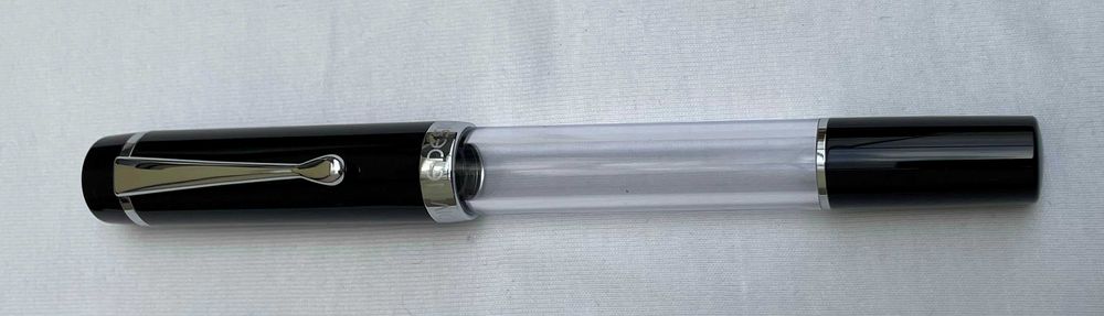 caneta tinta permanecente  DIVINE DESIGN