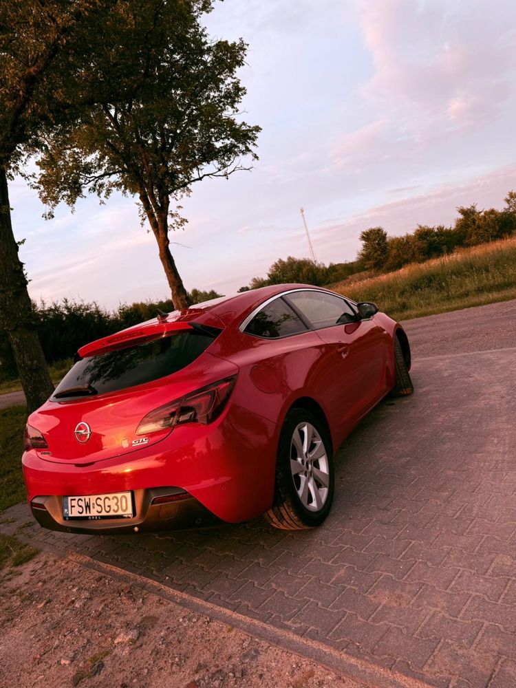 Opel Astra J GTC 2014 1.7 CDTI