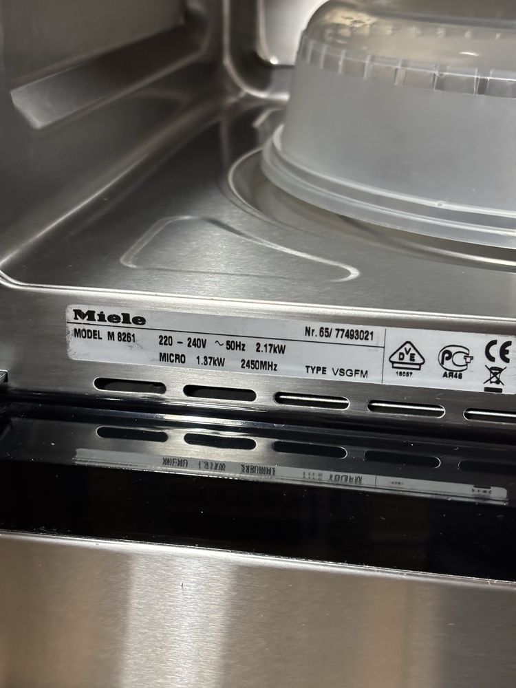 Kuchenka mikrofalowa z grillem Miele