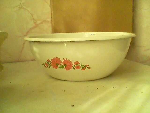 Миска средняя эмалированная